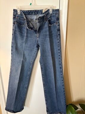 GAP Essentials Women's Mid Blue Straight-Leg Jeans